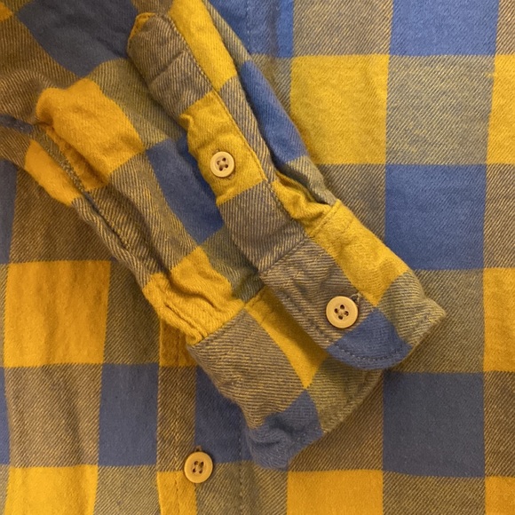 Bundle of 2 flannel shirts! - Picture 5 of 11